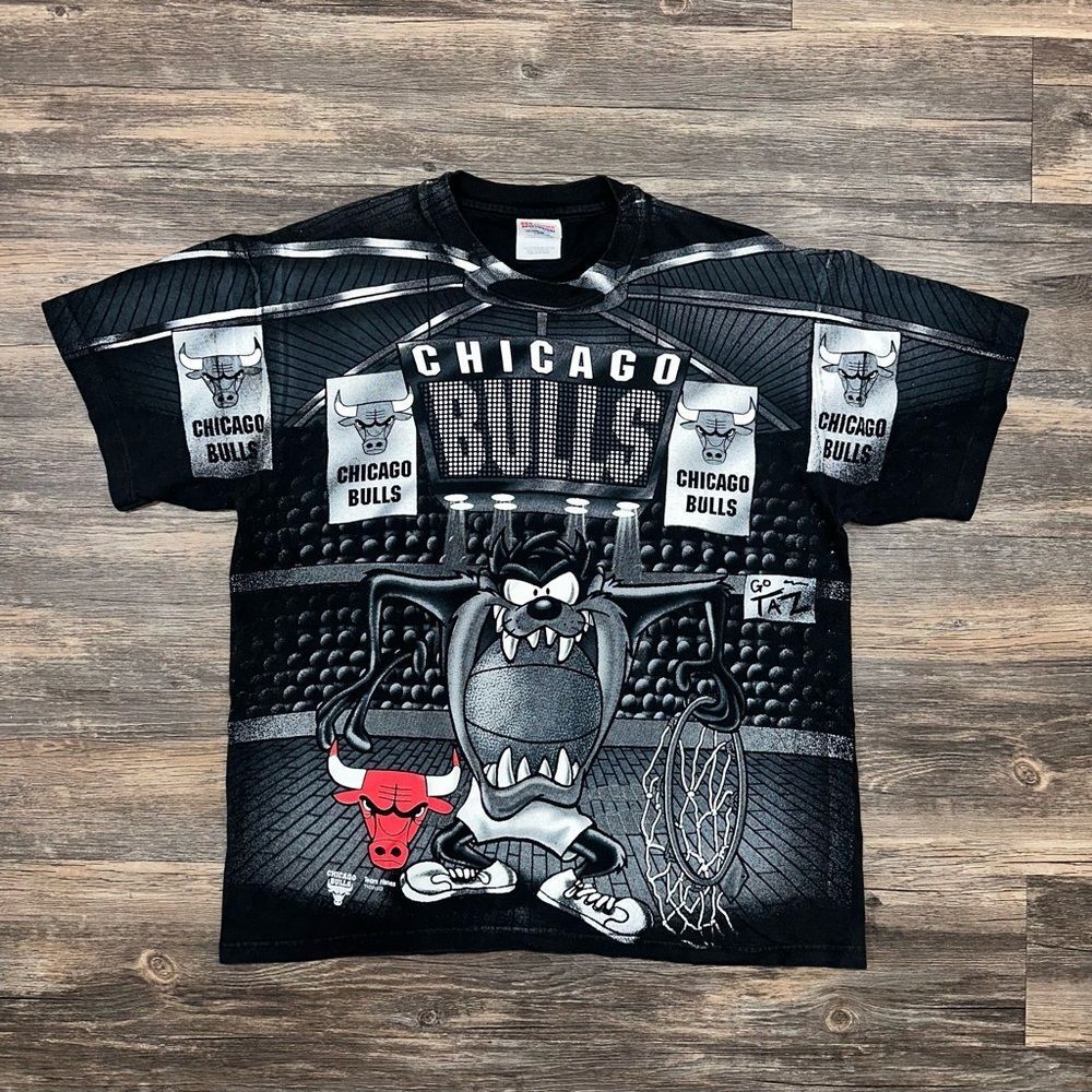 Vintage 90s Go Taz All Over Print Chicago Bulls Basketball NBA T-shirt Sz Large
